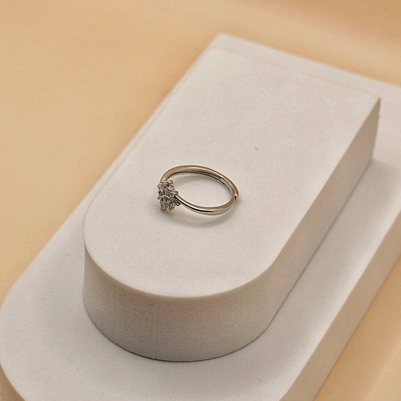 Sparkling Snowflake Ring