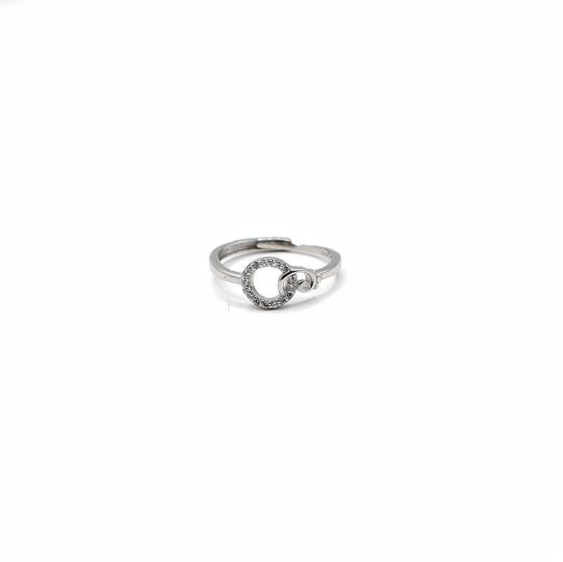 Interlocking Circle Elegance Ring
