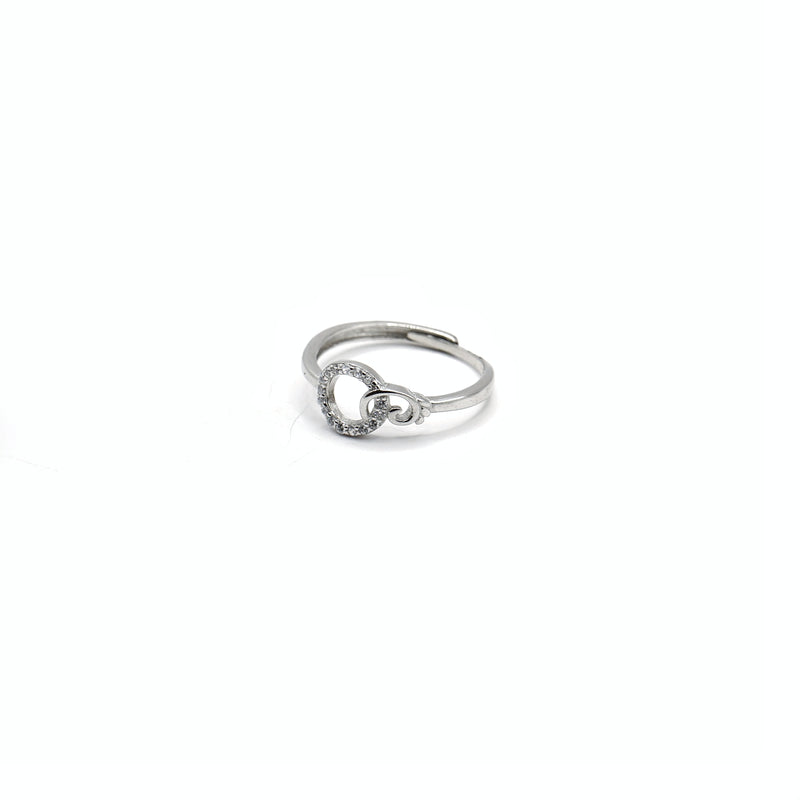 Interlocking Circle Elegance Ring