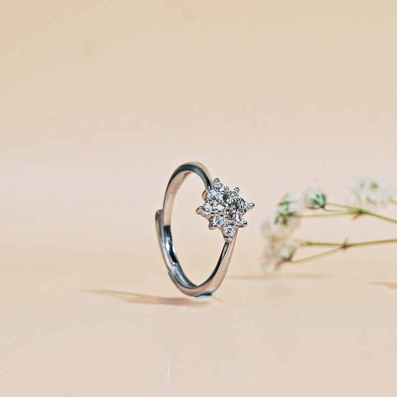 Sparkling Snowflake Ring