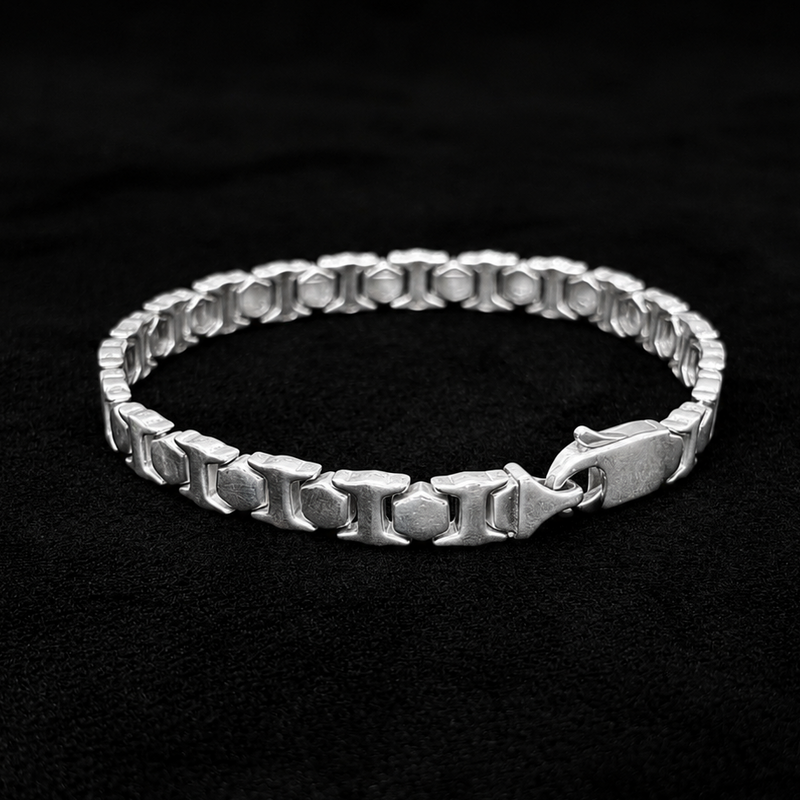 Linear Grace Silver Bracelet